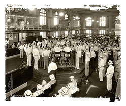 Photo showing the KCBT Trading Floor, July 19, 1932.