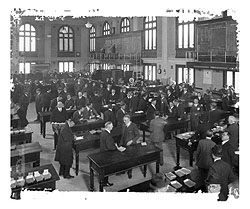 Photo showing the last day in the old Board of Trade Building, January 1, 1925.